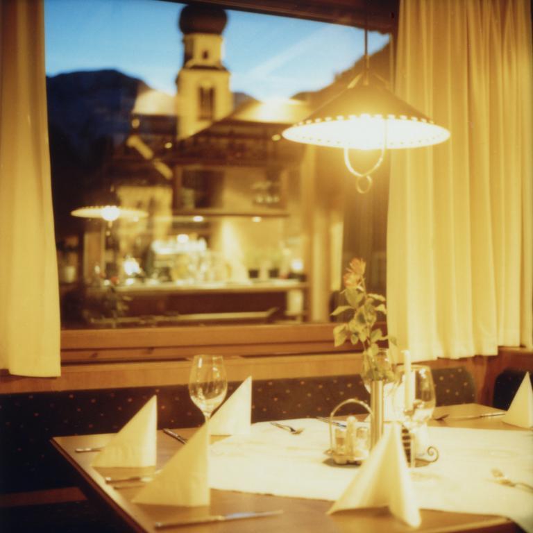 Alfonsstueberl - Ferienwohnungen & Restaurant Innervillgraten Exterior foto