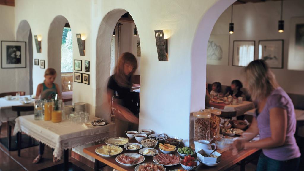 Alfonsstueberl - Ferienwohnungen & Restaurant Innervillgraten Exterior foto