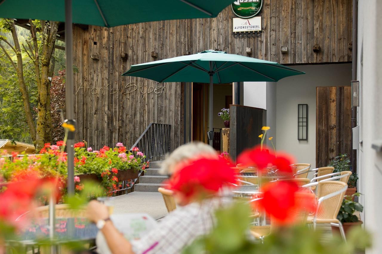 Alfonsstueberl - Ferienwohnungen & Restaurant Innervillgraten Exterior foto